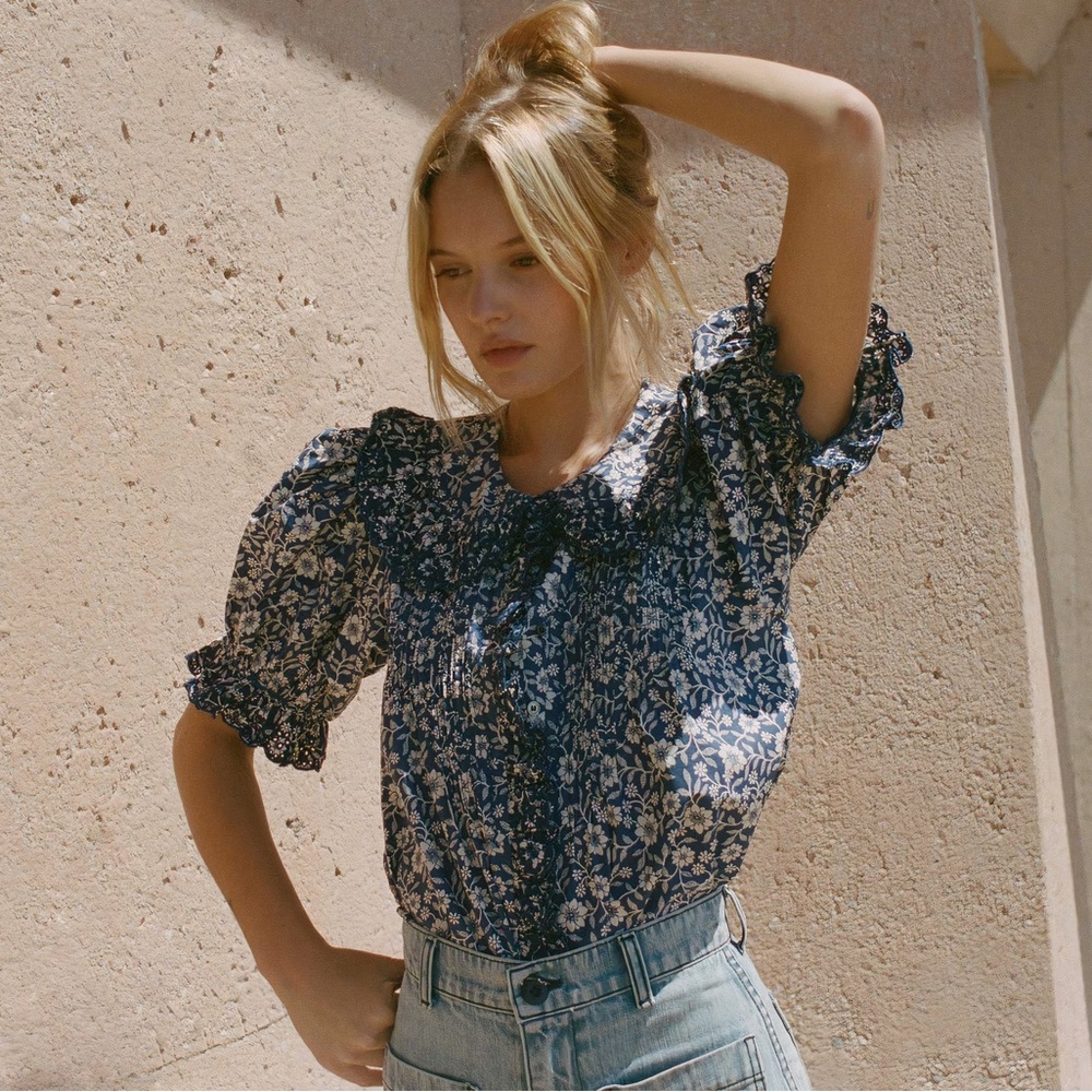 DÔEN Floral Ruffle Puff-Sleeve Quincy Top in Blue Jessamine Calico